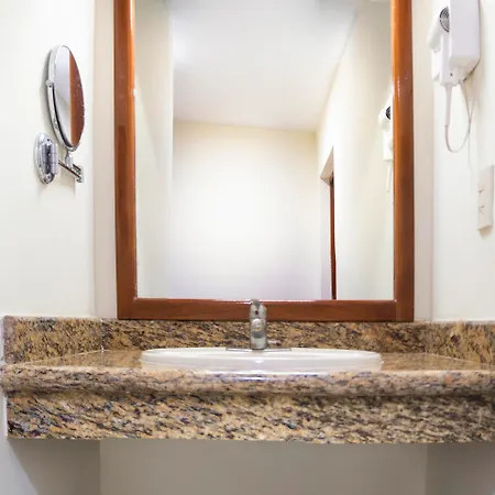Collection O Hotel Mocambo, Boca Del Rio Veracruz Exterior photo Granite vanity